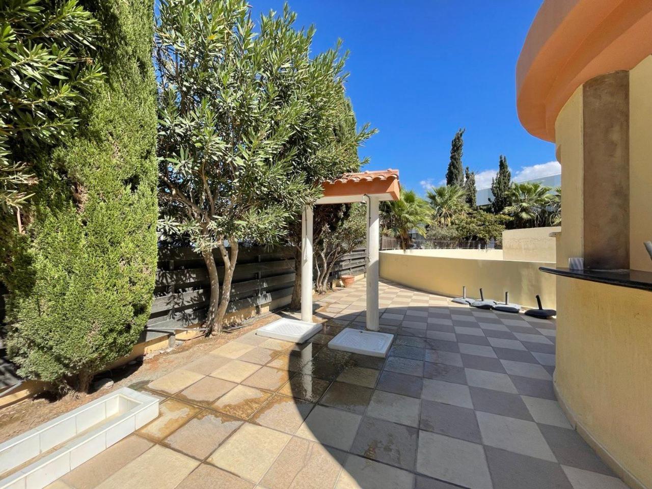 Queens Gardens Paphos Bagian luar foto