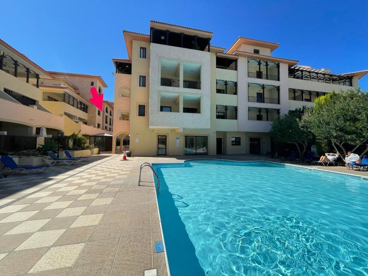 Queens Gardens Paphos Bagian luar foto