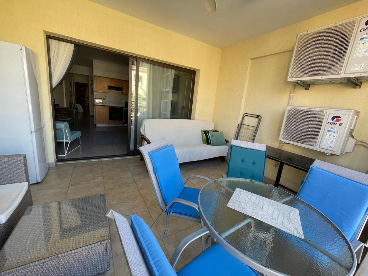 Queens Gardens Paphos Bagian luar foto